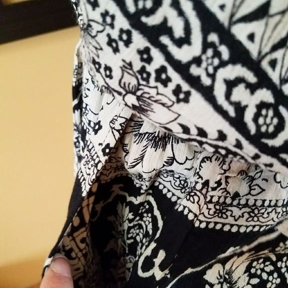 (HOLD) FLORAL DESIGN ROMPER SHORTS - Picture 6 of 8